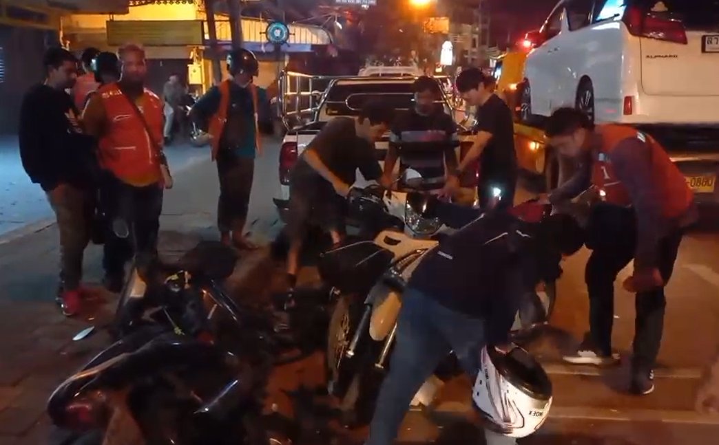 แอล ลูกกรุงศรีวิไล ขับรถชน