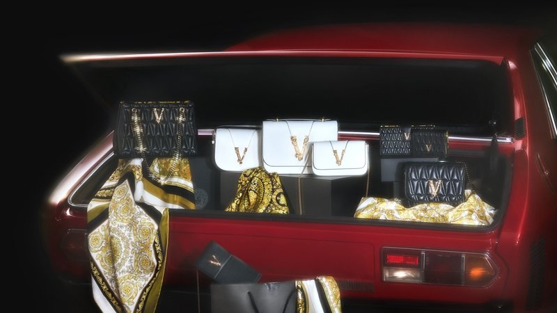 versace_holiday_stilllifeim_1