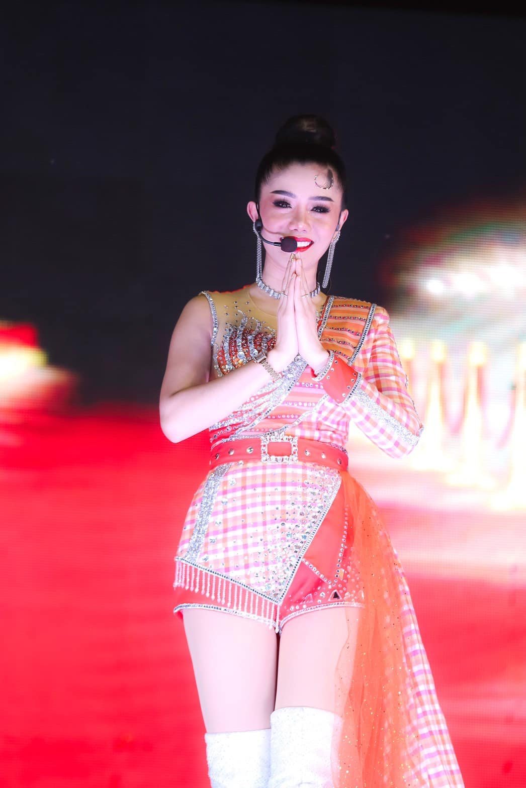 หมอลำแพรวพราว แสงทอง