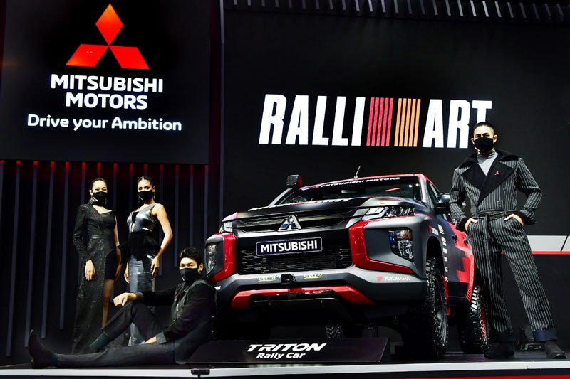 mitsubishi-triton-rally-car