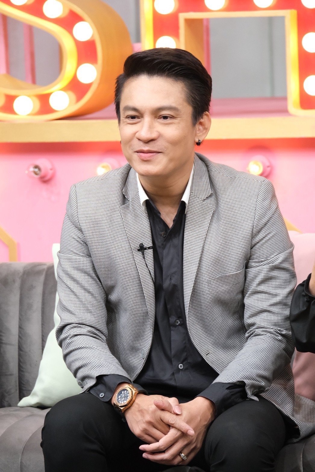 คม นิคม 
