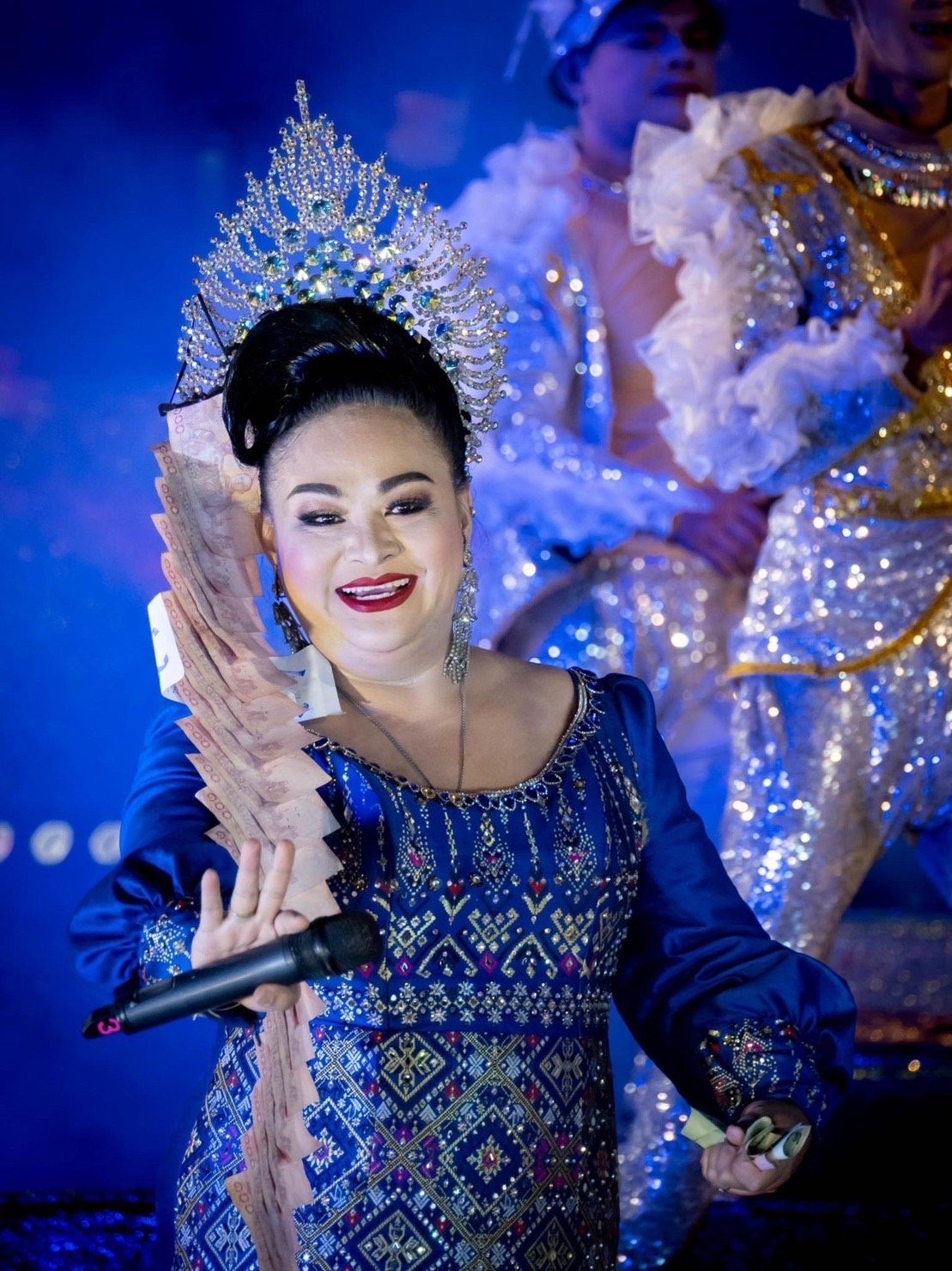 เป้า รัศมี