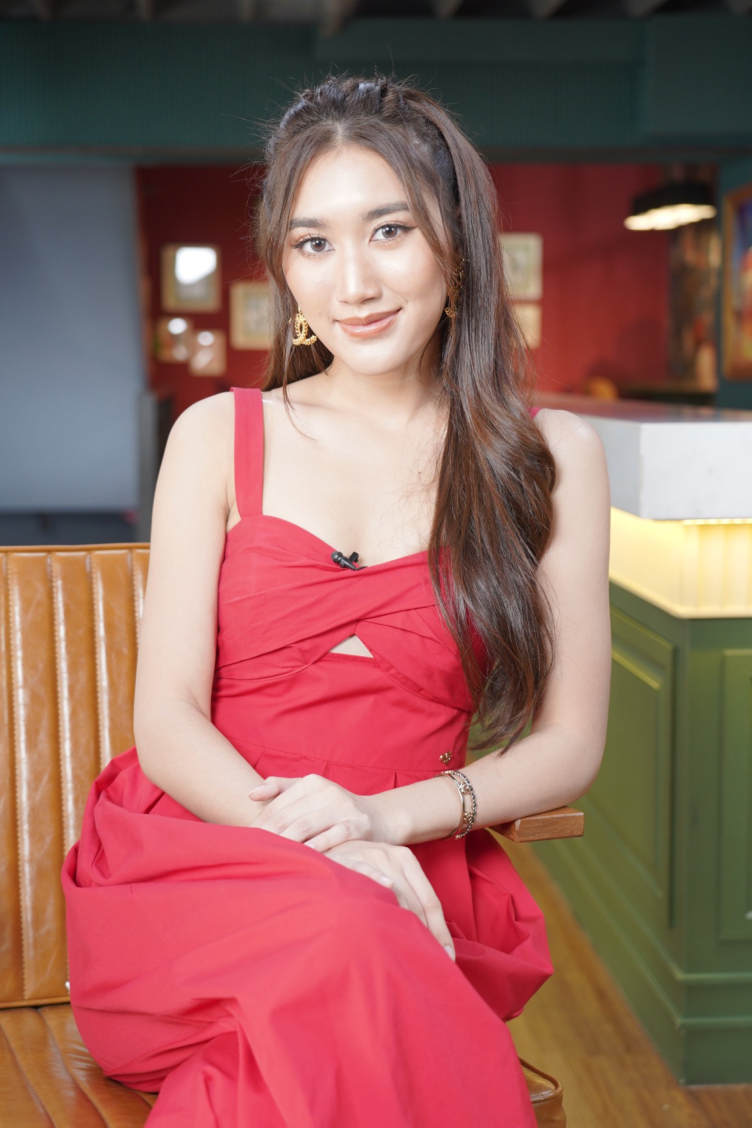 เบสท์ รักษ์วนีย์