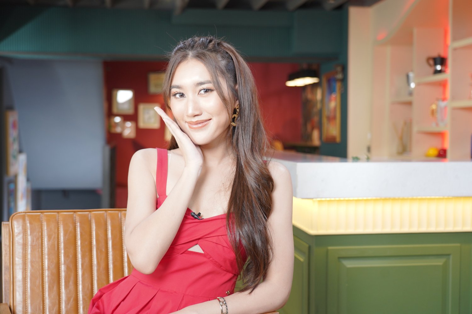 เบสท์ รักษ์วนีย์