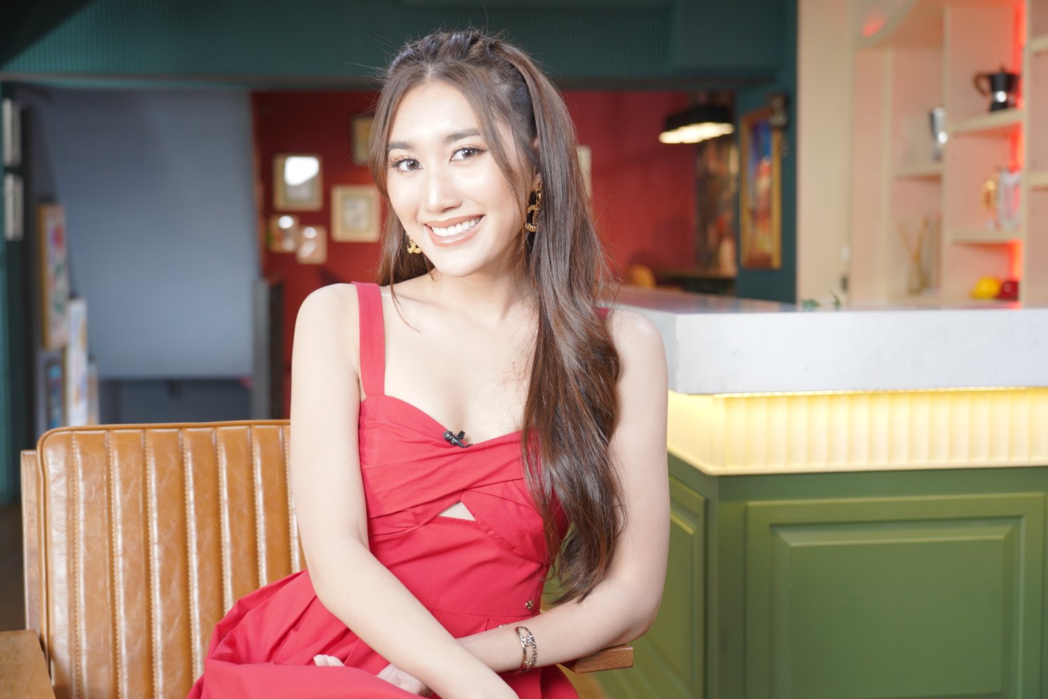 เบสท์ รักษ์วนีย์