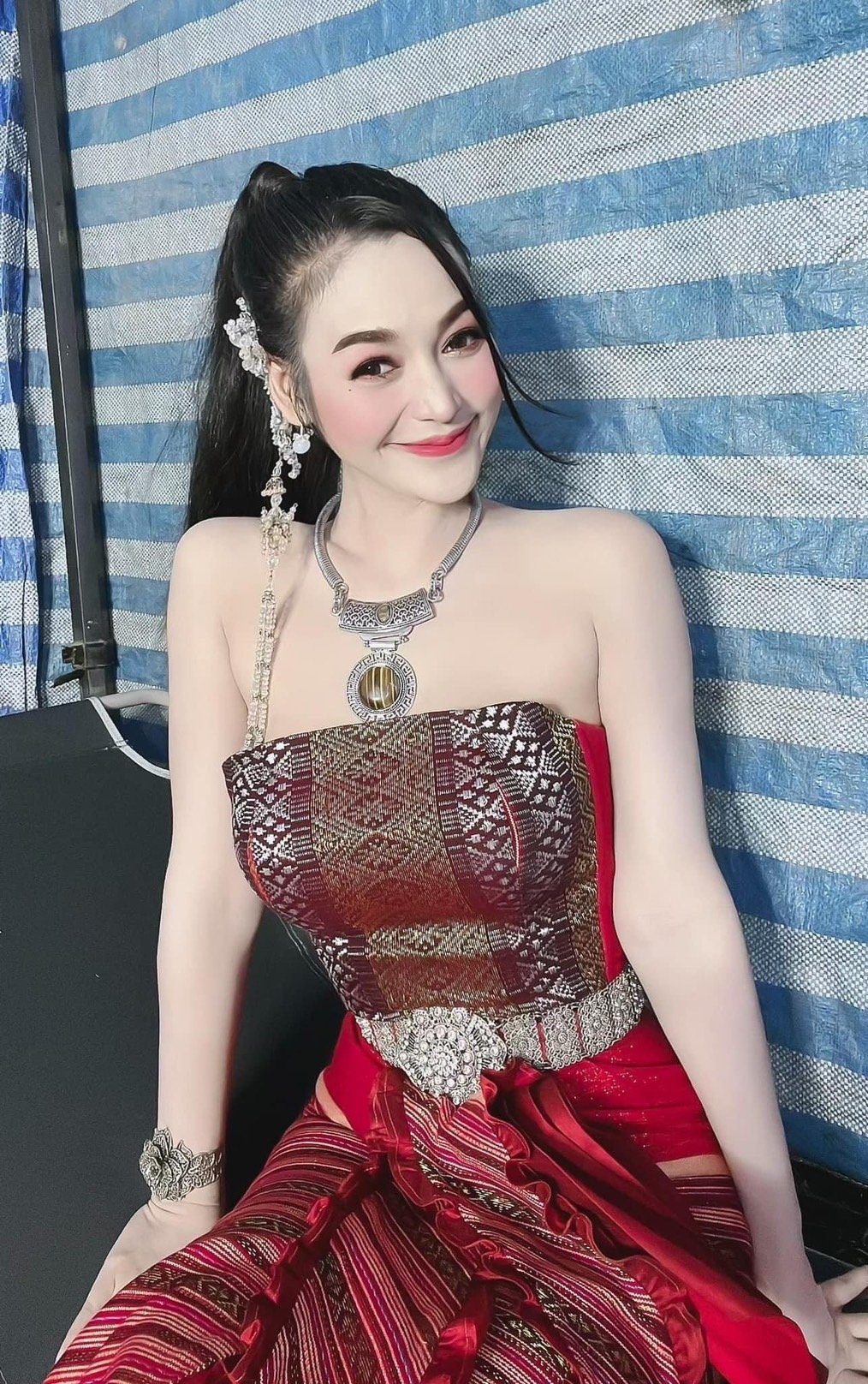 อ๋อมแอ๋ม เพชรบ้านแพง