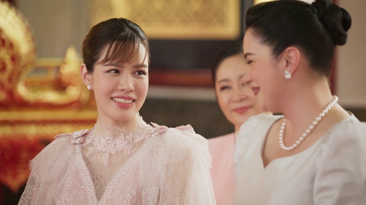 หลังคาใบบัว