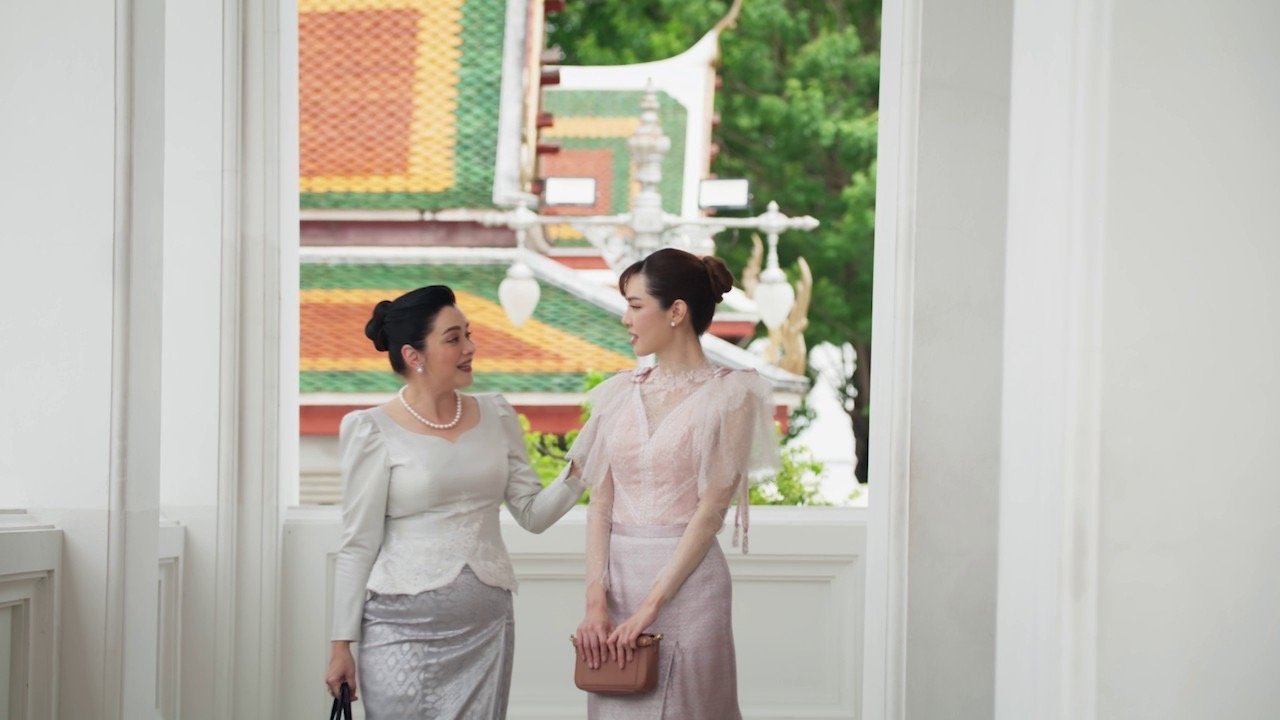 หลังคาใบบัว