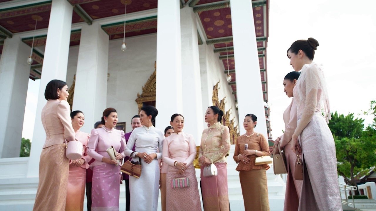 หลังคาใบบัว