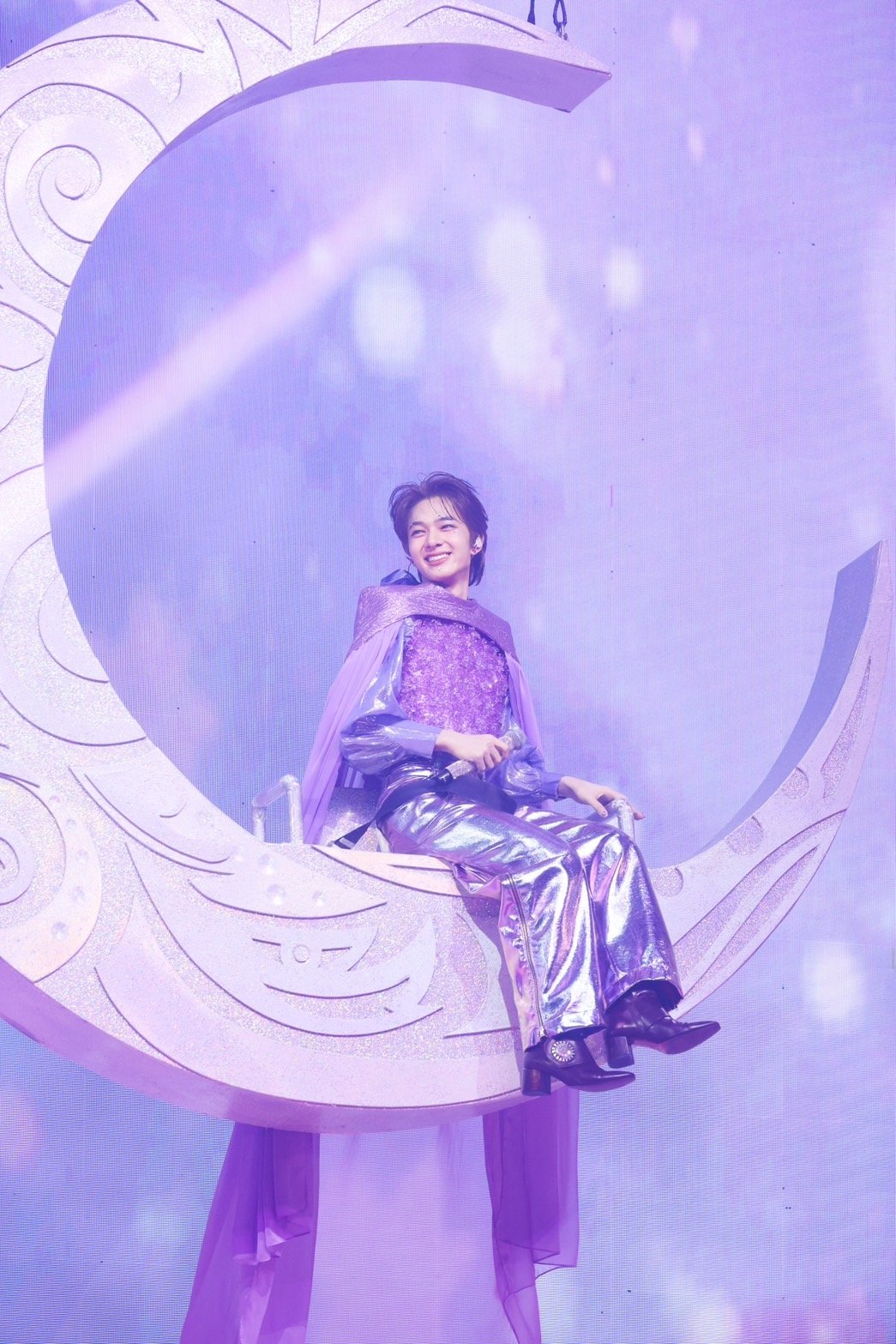 นุนิว ชวรินทร์