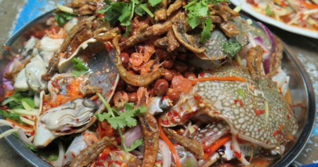 ร้านสุดแซ่บ ยำมะม่วงปูม้า