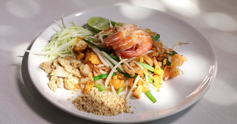 ร้านผัดไทยอาปุ๊กุ้งสดแชมป์โลก