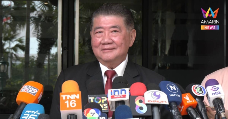 "ภูมิธรรม" ยัน ไม่มีใครรู้เรื่องสลับเก้าอี้กระทรวง เป็นอำนาจนายกฯ