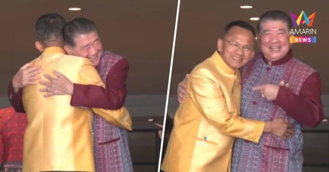 “สมศักดิ์“ กอด “ภูมิธรรม” ให้กำลังใจ ท่ามกลางกระแสปรับ ครม.