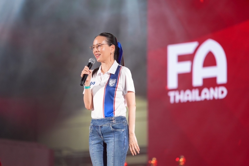 เสื้อ "คนไทย รักบอลไทย" เปิดขายวันแรก พาฟุตบอลไทยก้าวสู่อนาคต