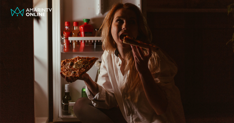 ถ้าไม่กินนอนไม่หลับ? เป็นบ่อยแค่ไหนเข้าข่าย โรคกินดึก รู้ทันก่อนโรครุม