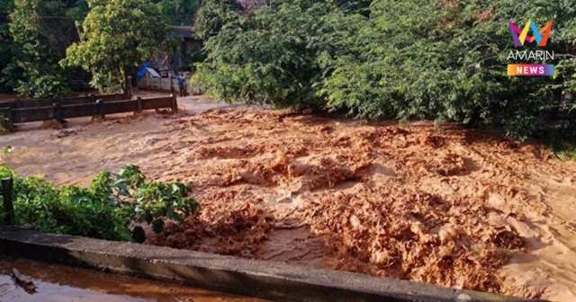 น้ำป่าเขาสูงอุทยานฯถ้ำผาไท ไหลทะลักท่วมบ้านเรือนใน อำเภอตอนบน จ.ลำปาง