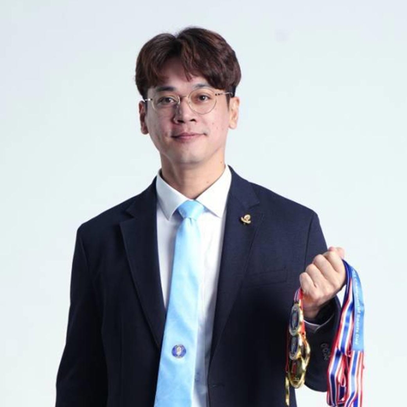 ผศ.ดร.กมล บุษบรรณ์