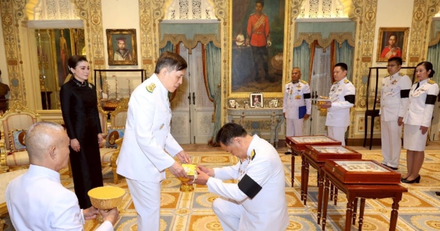 ในหลวง-พระราชินี พระราชทานพระบรมราชวโรกาสให้ นายกฯ-รมว.คลัง เข้าเฝ้าฯ