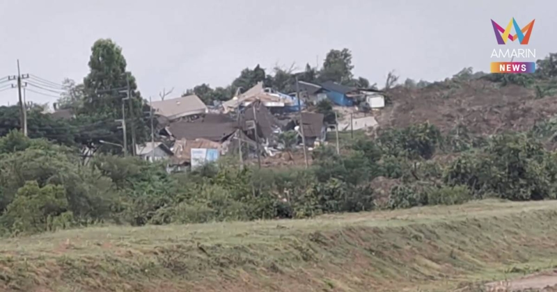 ระทึก! ภูเขาดินทิ้งขนาดเท่าภูเขา สไลด์ทับออฟฟิต-บ้านพักผู้รับเหมาพัง