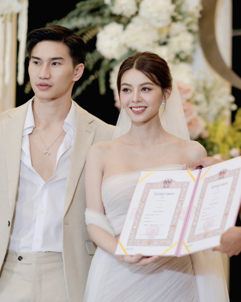 "ตะวันฉาย" เซอร์ไพรส์ประกาศข่าวดีแต่งงานพร้อมเปิดตัวลูกชาย "น้องคิริน"