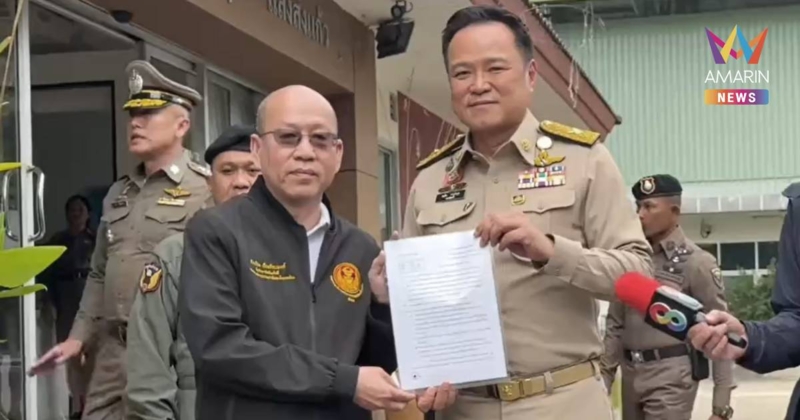 "อัจฉริยะ" ดักพบ "นายกฯอนุทิน" ยื่นหนังสือให้ตรวจสอบ ผบ.ตร.