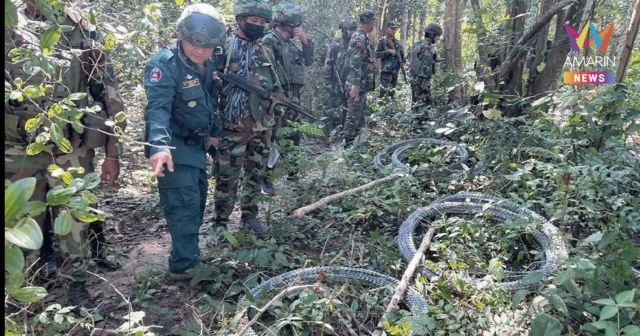 ทหารเขมรยึดลวดหนามไทย โพสต์เย้ยเอาไปขายเป็นเศษเหล็ก