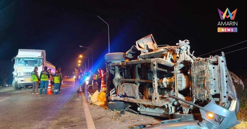 หลบไม่พ้น! รถพ่วงแซงไม่พ้นเจอรถพ่วงอีกคันสวน ชนกันยับ 5 คัน ดับ 1 ราย