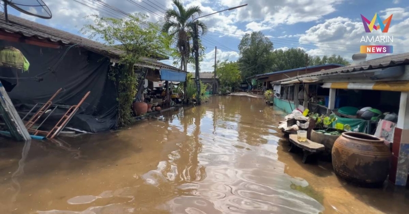 ชาวบ้านด่านเก่า จ.ตราด เร่งเก็บของหนีน้ำ หลังน้ำทะเลหนุนเข้าท่วม