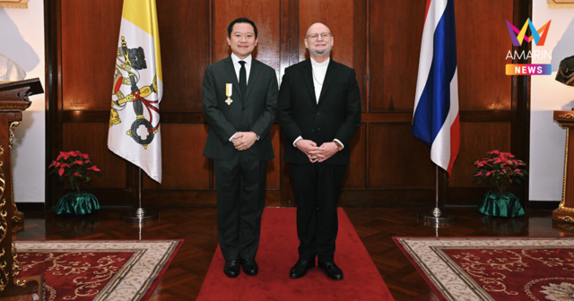 สมเด็จพระสันตะปาปาเลโอที่ 14 พระราชทานเครื่องราชอิสริยาภรณ์ ให้แก่คุณฐาปน สิริวัฒนภักดี