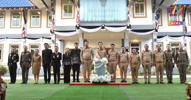 นายกฯ เปิดอาคารที่ว่าการอำเภอบ้านลาด ขอทุกคนส่งกำลังใจให้ทหารชายแดน