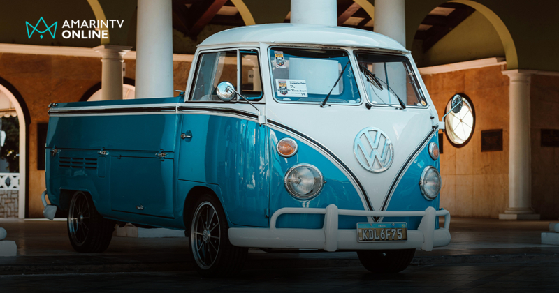 โลกยิ่งล้ำหน้า ทำไมคนรุ่นใหม่กลับโหยหา "เสน่ห์รถยุคเก่า"