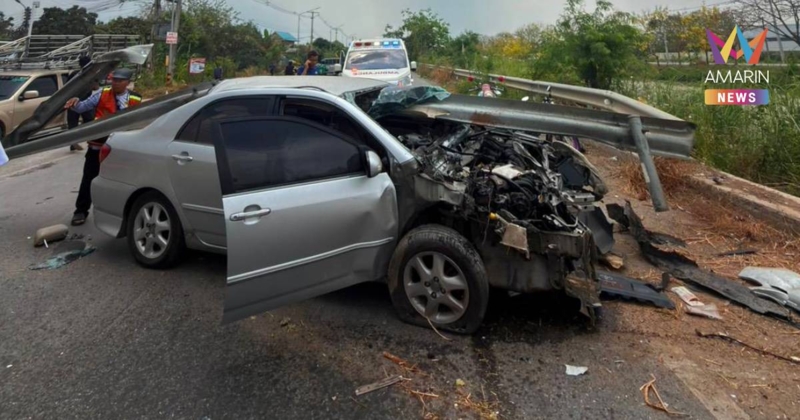 หนุ่ม ขับเก๋งชนการ์ดเรล เสียบทะลุรถเสียชีวิต