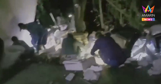 ตำรวจฮึ่ม! โทษหนัก 20ชาวบ้านรุมปล้นกุ้ง หลังกระบะห้องเย็นคว่ำสูญ3แสน