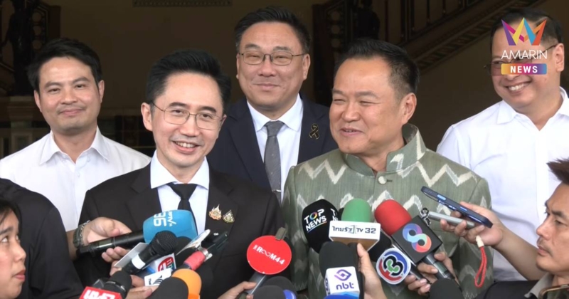 "อนุทิน" โชว์ไหล่ชนไหล่ "ยศชนัน" บอกคนคุ้นเคย ให้คำปรึกษาตอนสู้โควิด