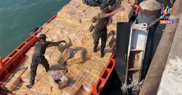 ล้อมจับ 4 เรือกัมพูชา ขนเครื่องในไก่-ผลไม้ไทย ซุกกัญชา 212 กก.