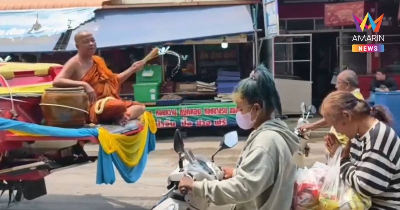 วันไหลบางเสร่สุดคึก!แห่หลวงพ่อขึ้นเรือสปีดโบตให้พร นทท.เล่นน้ำแน่น