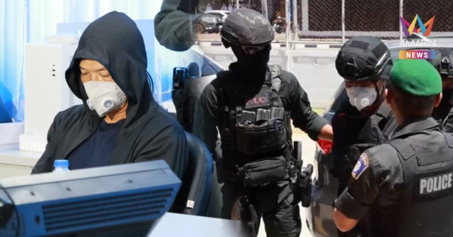 คุมตัว “ร.อ.วิโรจน์” ถึงนราฯ แล้ว! สีหน้าเครียด-ยังปิดปากเงียบ