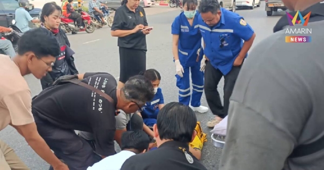 พ่อยืนรอรับลูกสาว ม.3 เดินข้ามทางม้าลาย ถูกกระบะซิ่งแซงขวาชนกระเด็น