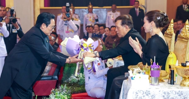 “เบิร์ด ธงไชย” นำทัพขับขานเพลงบรอดเวย์ ในหลวง-พระราชินีทอดพระเนตร