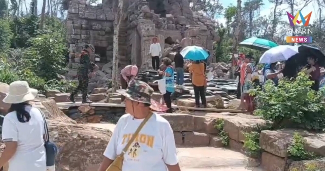 นทท.แห่เที่ยว 
