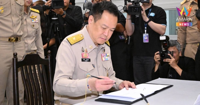 นายกฯ นำลงนามถวายความอาลัยเบื้องหน้าพระรูป 