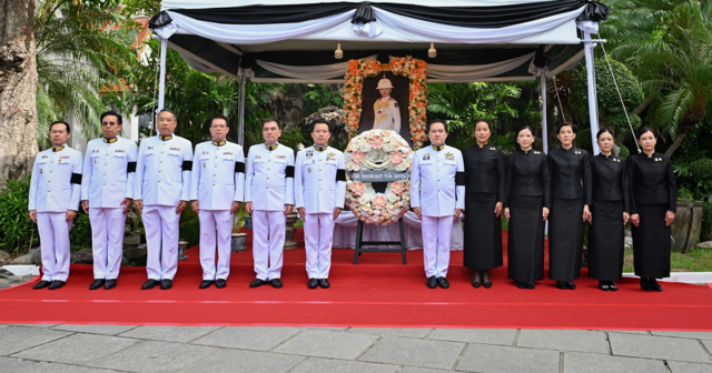 ผู้บริหาร บริษัท ไทยเบฟเวอเรจ จำกัด (มหาชน) เข้าถวายสักการะพระศพและวางพวงมาลาเบื้องหน้าพระรูป สมเด็จพระเจ้าลูกเธอ เจ้าฟ้าพัชรกิติยาภา