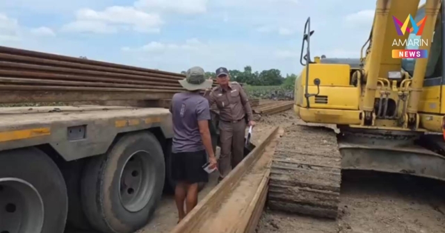 นาทีดับสลด! คนขับเทรลเลอร์เปลี่ยนแบตรถ ถูกแผ่นเหล็กร่วงทับหัวเละ