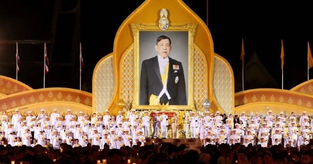 นายกฯเป็นประธานในพิธีถวายเครื่องราชสักการะและจุดเทียนถวายพระพรชัยมงคล