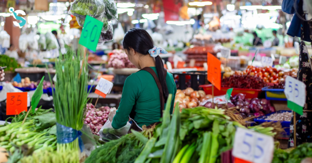 น้ำท่วมดันผักแพงก่อนกินเจ พาณิชย์เร่งคุมราคา วัตถุดิบลดสูงสุดกว่า 50%