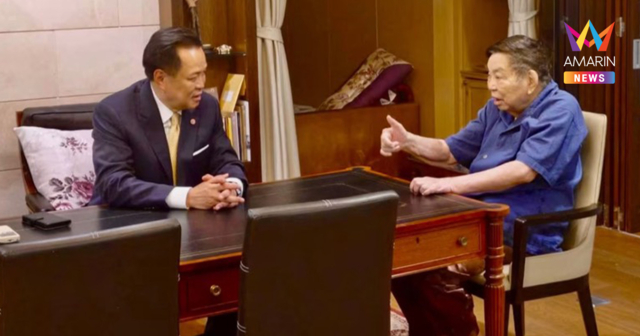 “อนุทิน” โพสต์ภาพอบอุ่น นั่งคุยกับพ่อ พร้อมยกนิ้วโป้งให้กำลังใจ