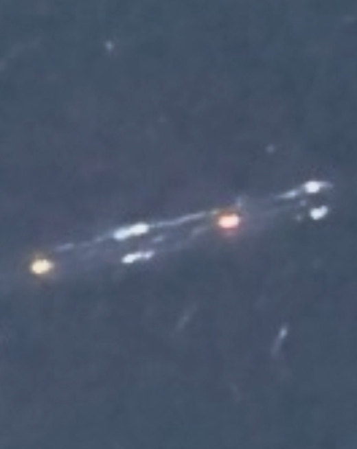 สาวถ่ายภาพท้องฟ้ากลางคืน แต่เห็นภาพคล้าย UFO