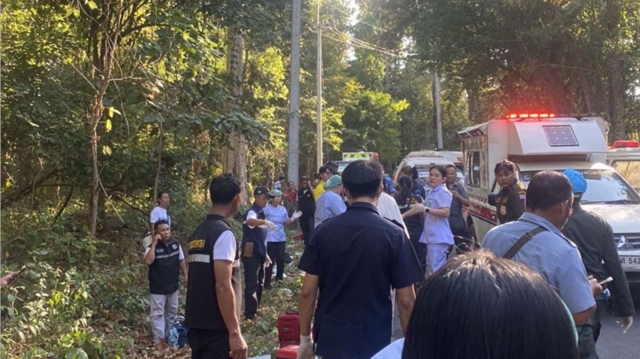 รถรางสายบุญพลัดตกไหล่ทางบนเขา งานบุญมหาสังฆทานอุทิศ วัดพระธาตุภูเพ็ก 