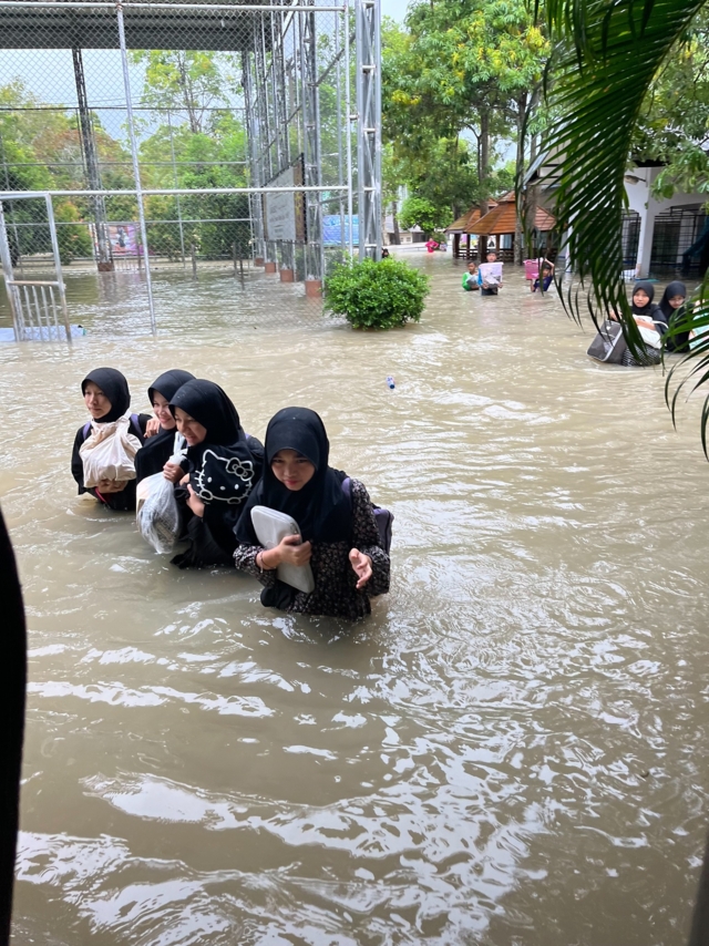 โรงเรียนพีระยานาวินคลองหินวิทยา